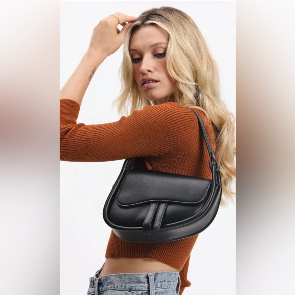 Urban Expressions Classic Black Shoulder Bag - Picture 4 of 5